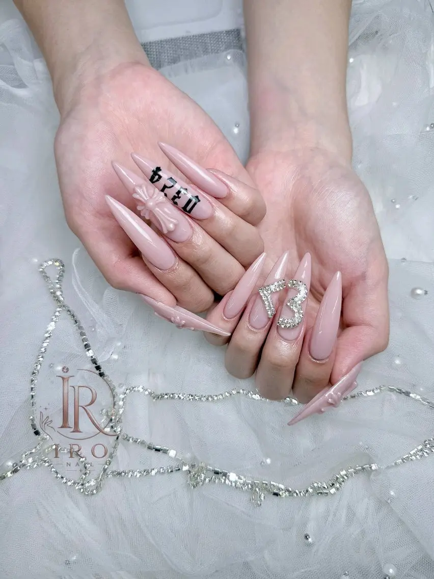 ネイル ハンドネイル IRO Nail Studioのネイルデザイン