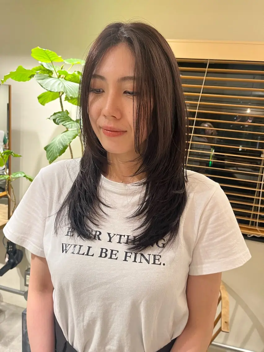 ロング カラー 🦮shiori アイドルオタク🦮のヘアスタイル