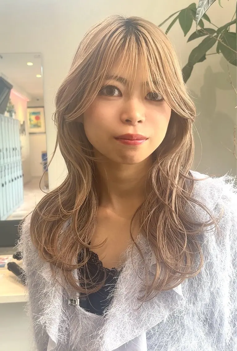 セミロング カラー 鼎一真ハイトーン/ パーマ/何でも屋さんのヘアスタイル