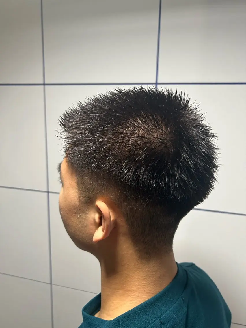 ショート カラー メンズ 佐々木 大地のヘアスタイル