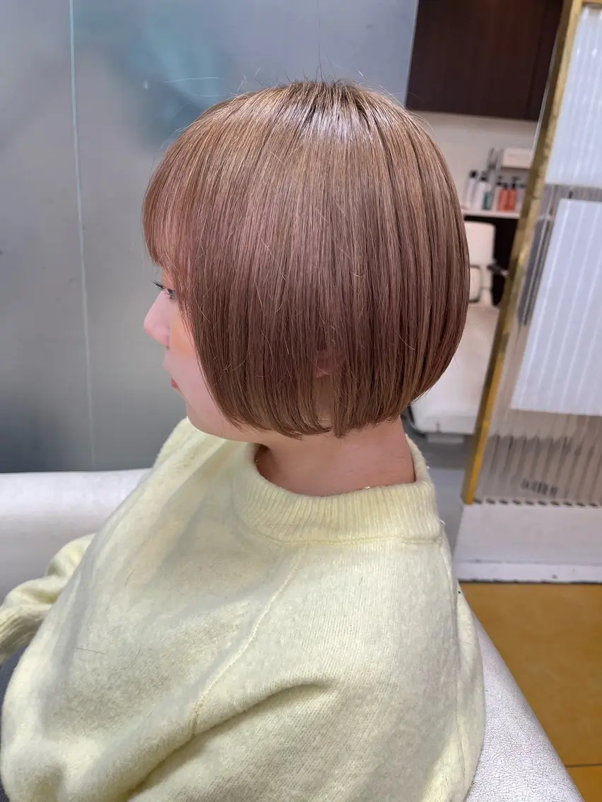 ショート カラー ベージュカラー 柳川 玲也のヘアスタイル