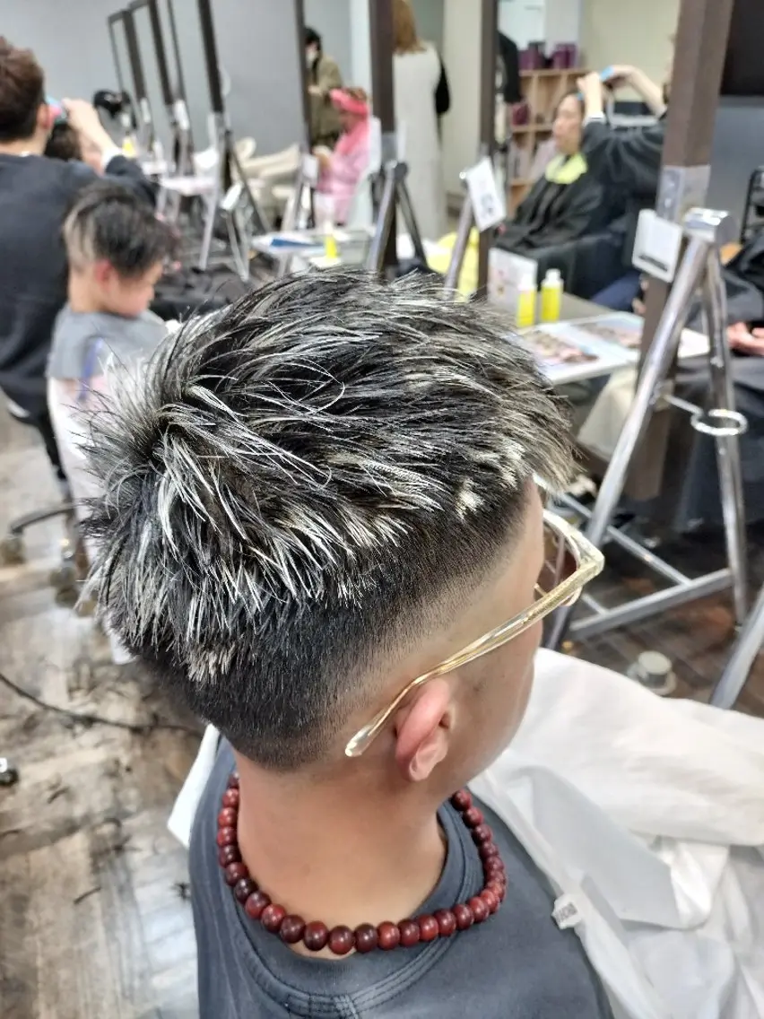 メンズ カット ヘアカラー 久保西🐶 Hirokiのヘアスタイル
