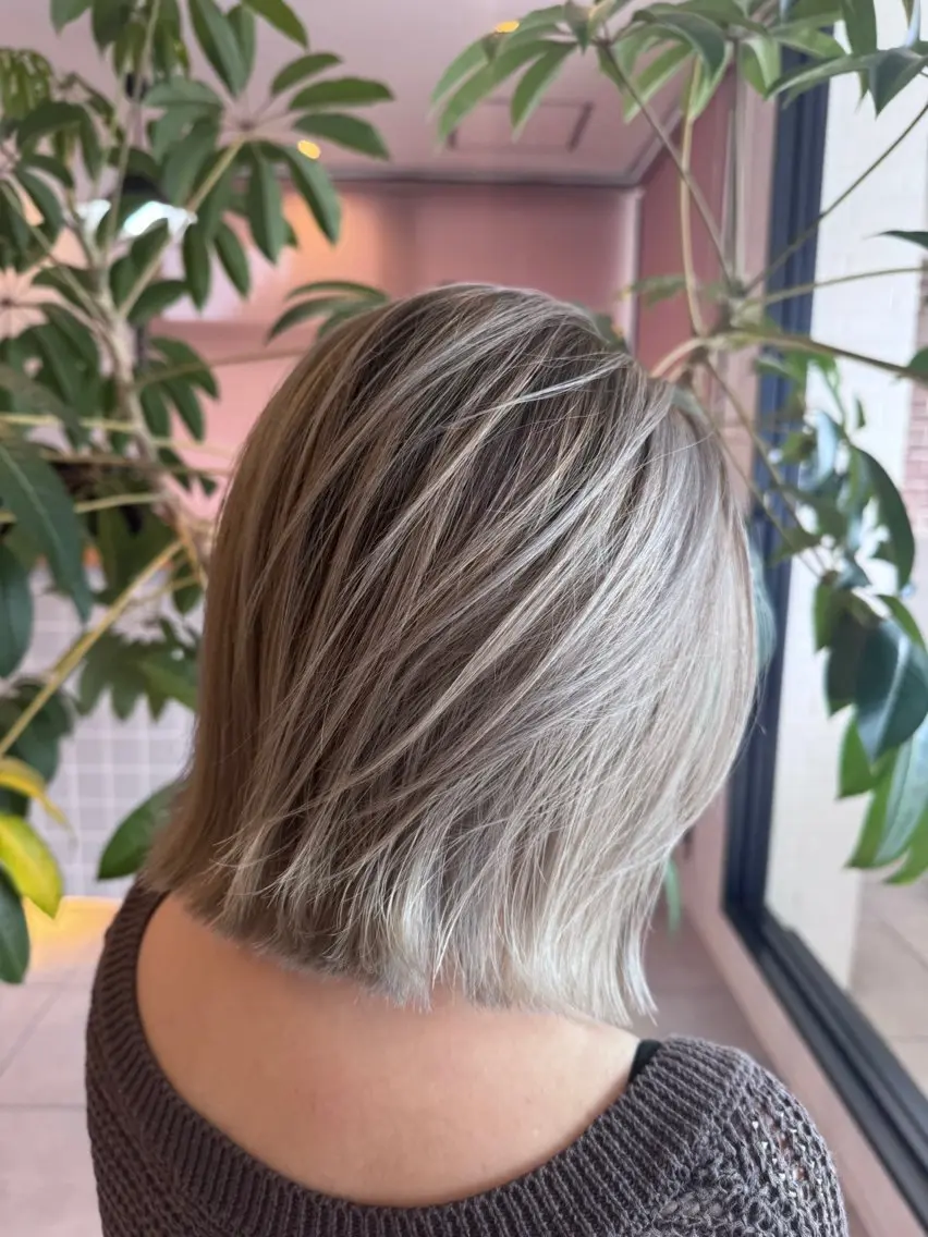 ミディアム カット ヘアカラー 福井 珠乃のヘアスタイル