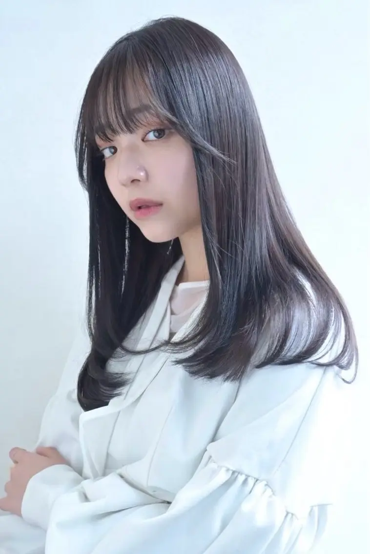ロング 顔周りカット レイヤーカット 峠原 菜緒のヘアスタイル