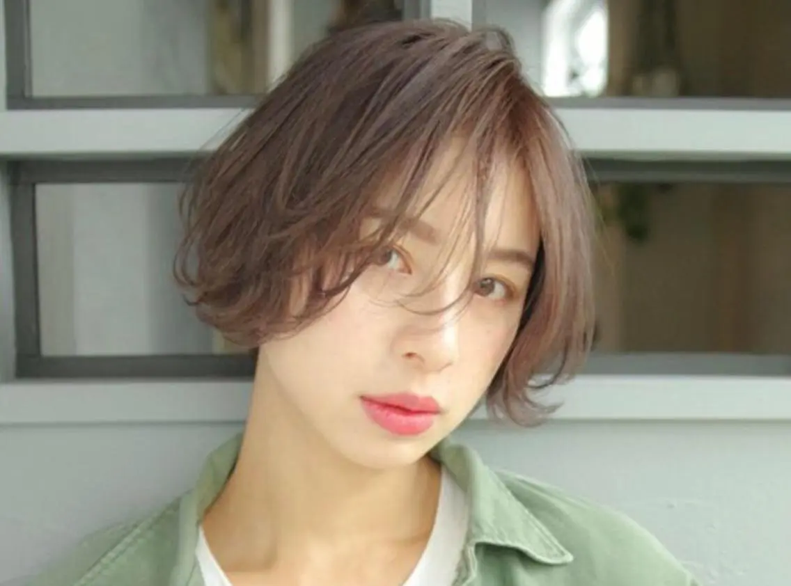ショート ヌーベル ヴァーグのヘアスタイル