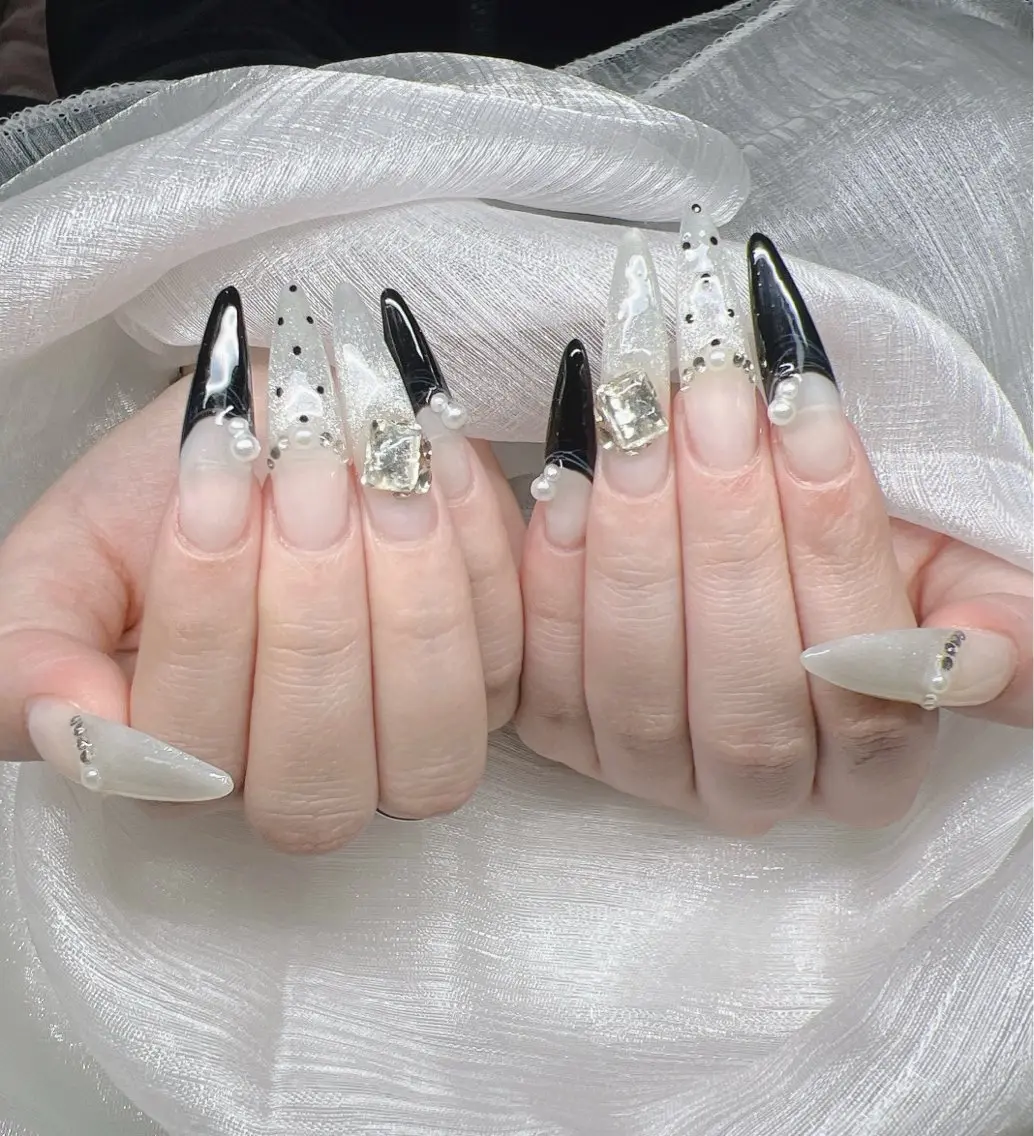 ネイル 長さ出し グラデーション 卒業式 キラキラネイル マグネットネイル ハンドネイル Lee Nails チップ長さだし専門店のネイルデザイン