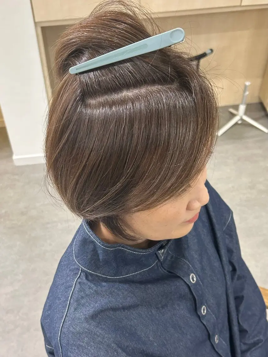 ショート カラー グレージュ ショートヘア 満行勝昭【ショート/ 白髪ぼかし】のヘアスタイル