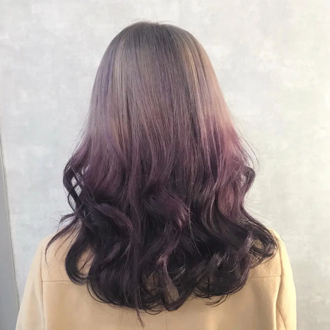 ロング カラー アッシュ アッシュグレー アッシュグレージュ ブリーチ グラデーションカラー K-POP好き美容師 🇰🇷Kai.Yのヘアスタイル