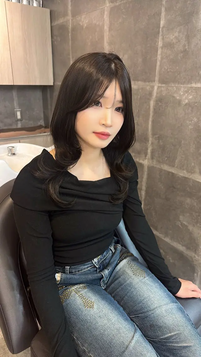 ミディアム カラー 渡邊 理央のヘアスタイル