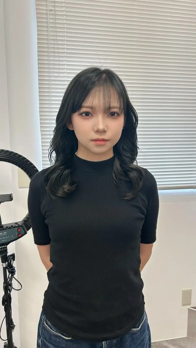 カラー ユイ コハルのヘアスタイル