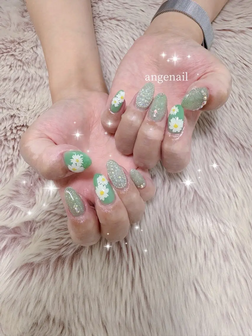 ネイル ハンドネイル オーナーネイリスト MAKIのネイルデザイン
