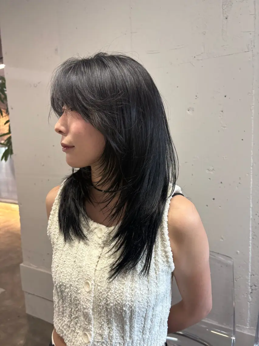 セミロング カット ヘアカラー ハッシュカット🎀 レイヤーカットのヘアスタイル