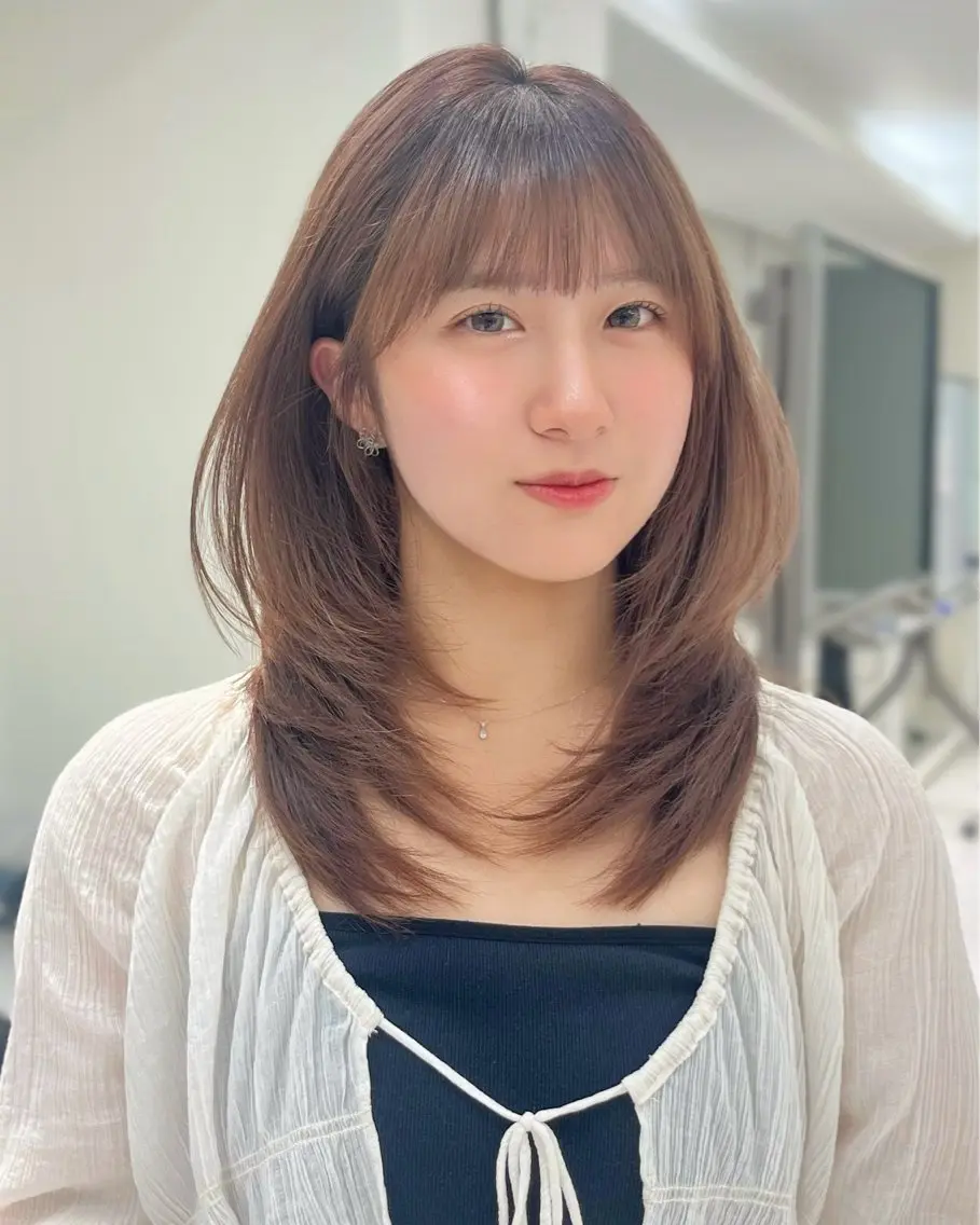 セミロング カラー カット 小野寺 彩圭のヘアスタイル