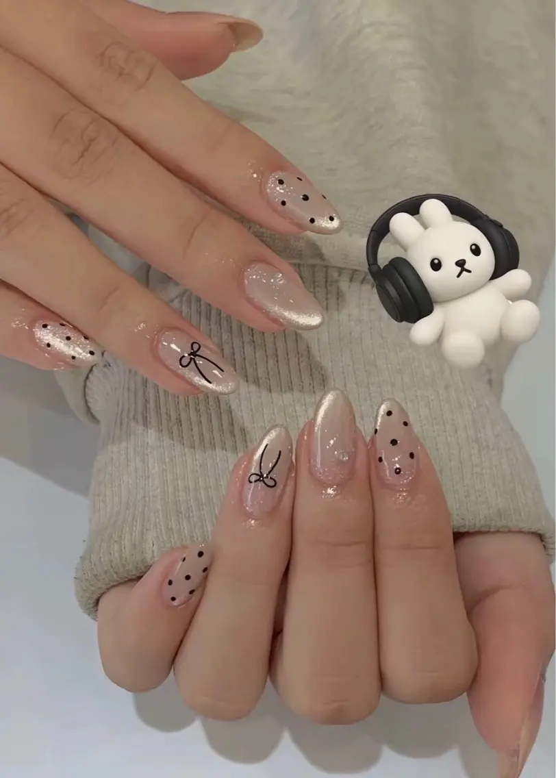 ネイル アートネイル オーロラネイル フレンチネイル ジェルネイル グラデーション ハンドネイル Luci Nailのネイルデザイン