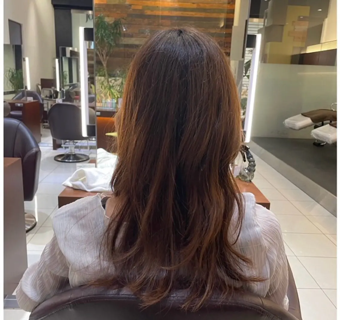 ミディアム レイヤーカット WACHI AYATOのヘアスタイル