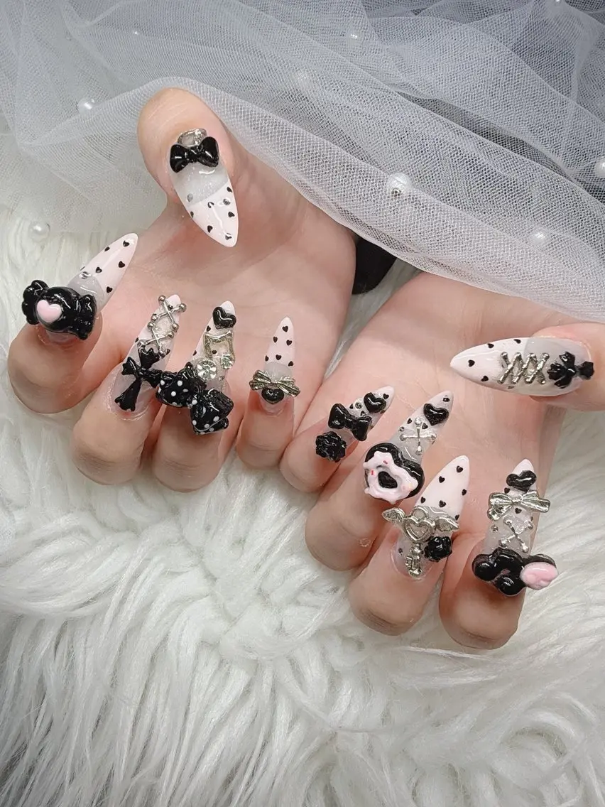 ネイル Lee Nailsのネイルデザイン