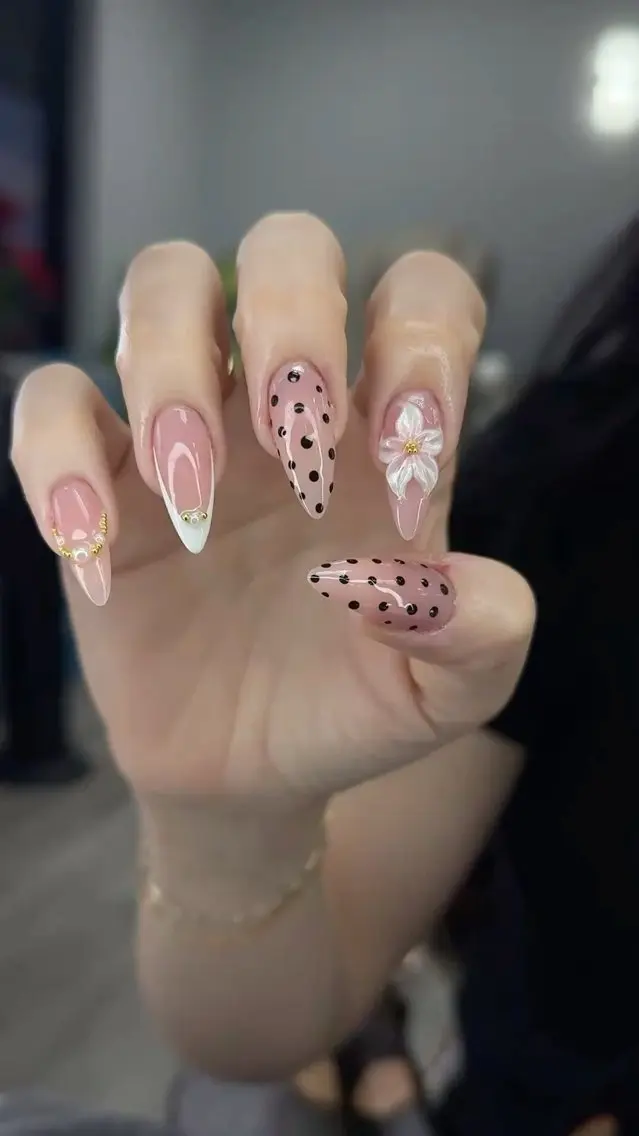 ネイル 韓国ネイル マグネットネイル 持ち込み Dyo Nail_Royalのネイルデザイン