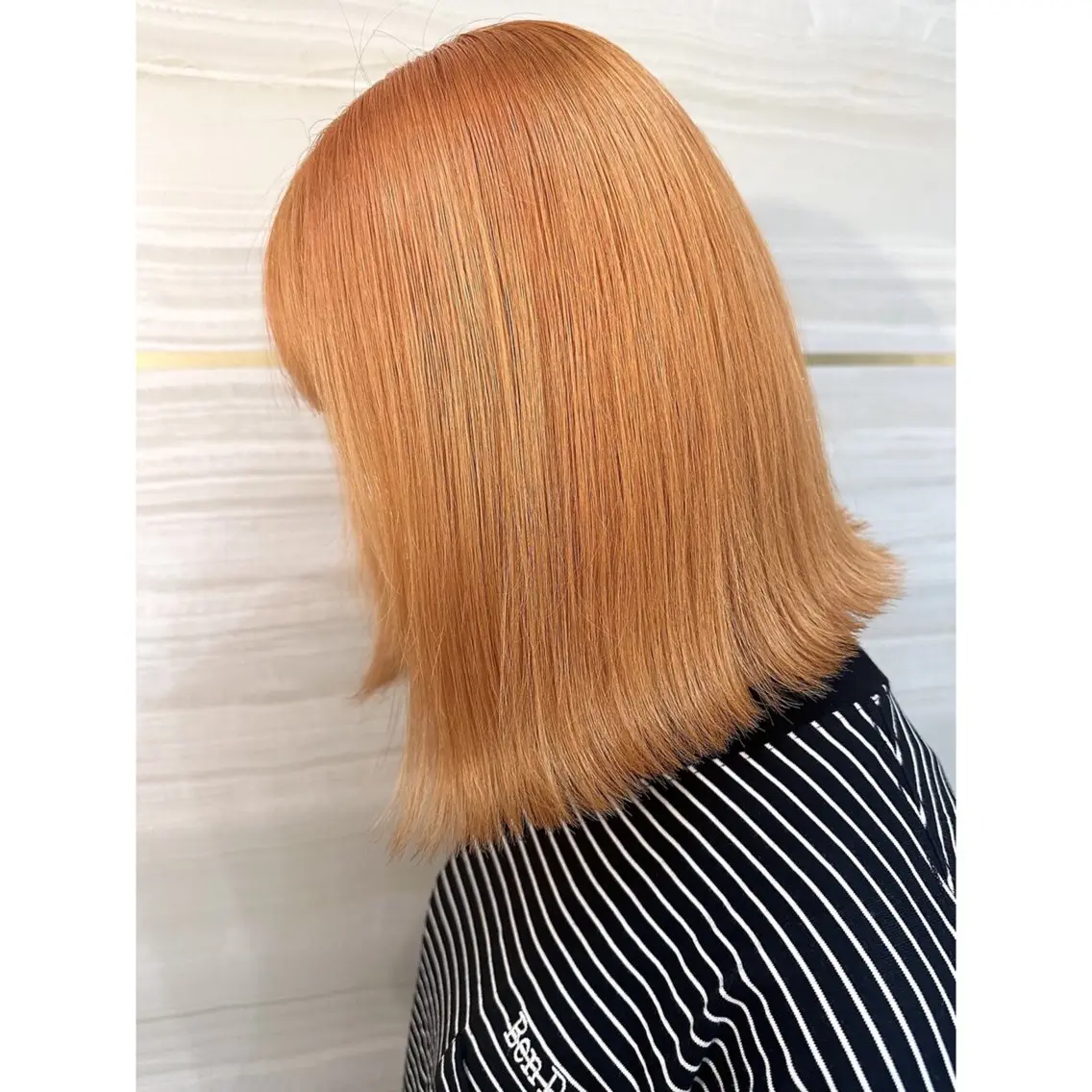 ミディアム 🐈‍⬛momo🐾 ブリーチ・Wカラーのヘアスタイル