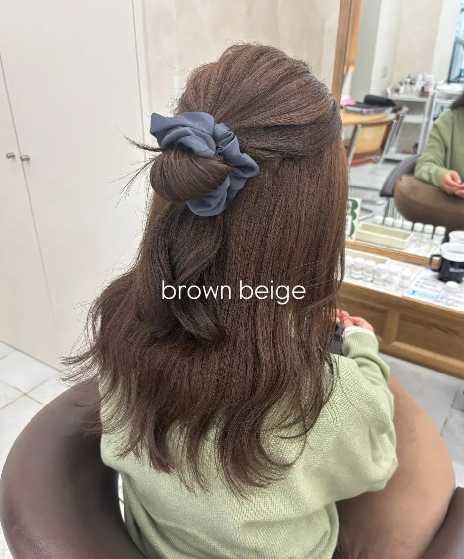 セミロング カラー ベージュカラー ブラウンカラー ブラウンベージュ 透明感カラー カット ヘアカラー トリートメント ブリーチなしカラー/ 暖色カラー/艶カラーのヘアスタイル