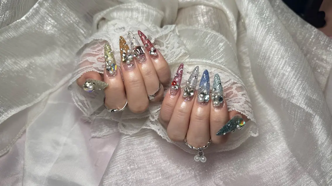 ネイル 成人式 フラッシュネイル フレンチネイル ジェルネイル グラデーション ハンドネイル Rin🧸 Chanのネイルデザイン
