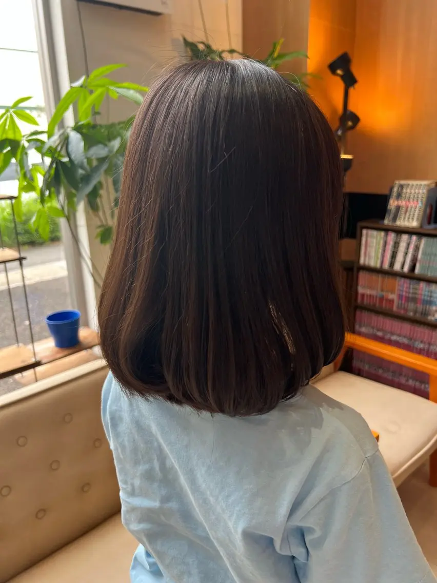 ミディアム 外ハネヘア カット cyan Amiのヘアスタイル
