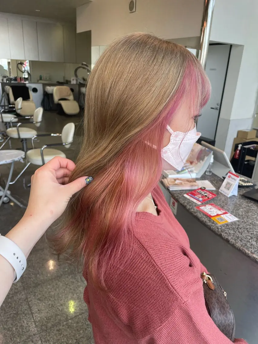 セミロング カラー ベージュカラー ハイトーンカラー ハイトーンベージュ ピンクカラー ヘアカラー トリートメント ハイトーン/ブリーチ 🤍足立里湖のヘアスタイル
