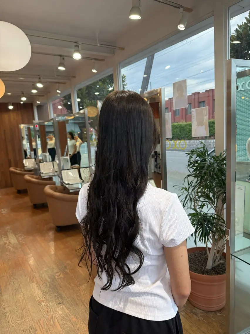 カラー グレージュ ヘアカラー 岩永 向日葵のヘアスタイル