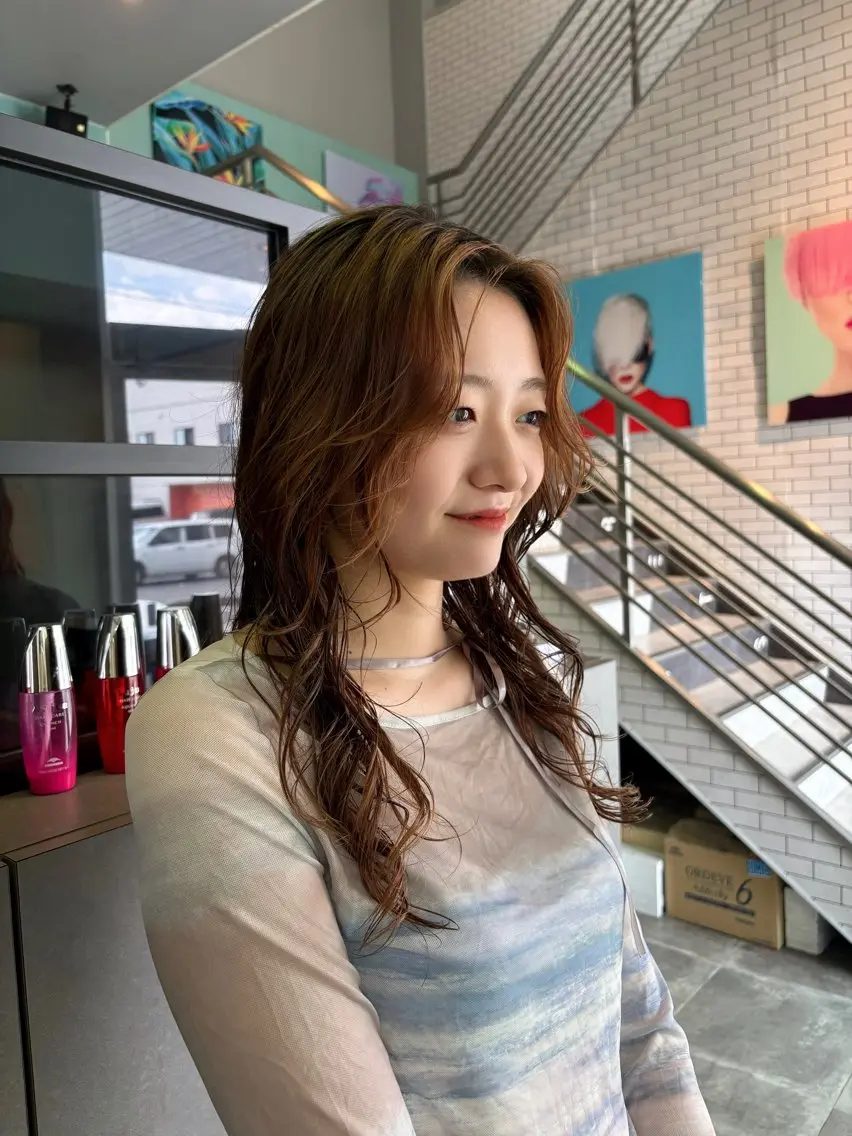 ロング パーマ ハイレイヤー レイヤーカット ロング デジタルパーマ パーマ 🫧古田 穂香🫧パーマモデルのヘアスタイル