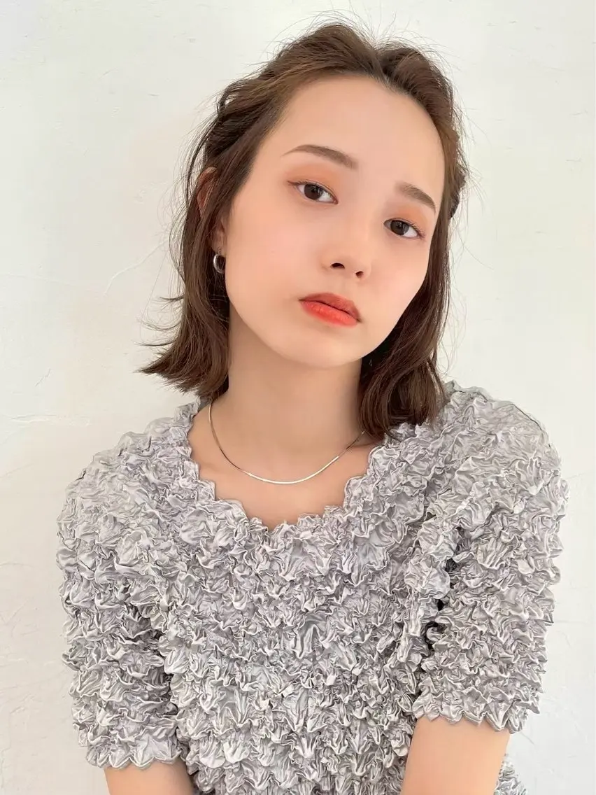 ミディアム 米澤 由衣のヘアスタイル
