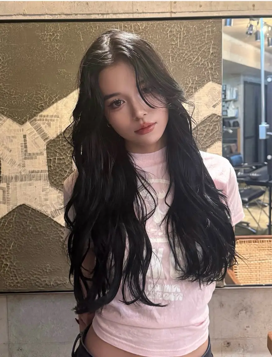 ロング カラー ロングレイヤー ボブ 顔まわりレイヤー 顔周りカット レイヤーカット カット ヘアカラー トリートメント YOKO/パーマ レイヤーカットのヘアスタイル
