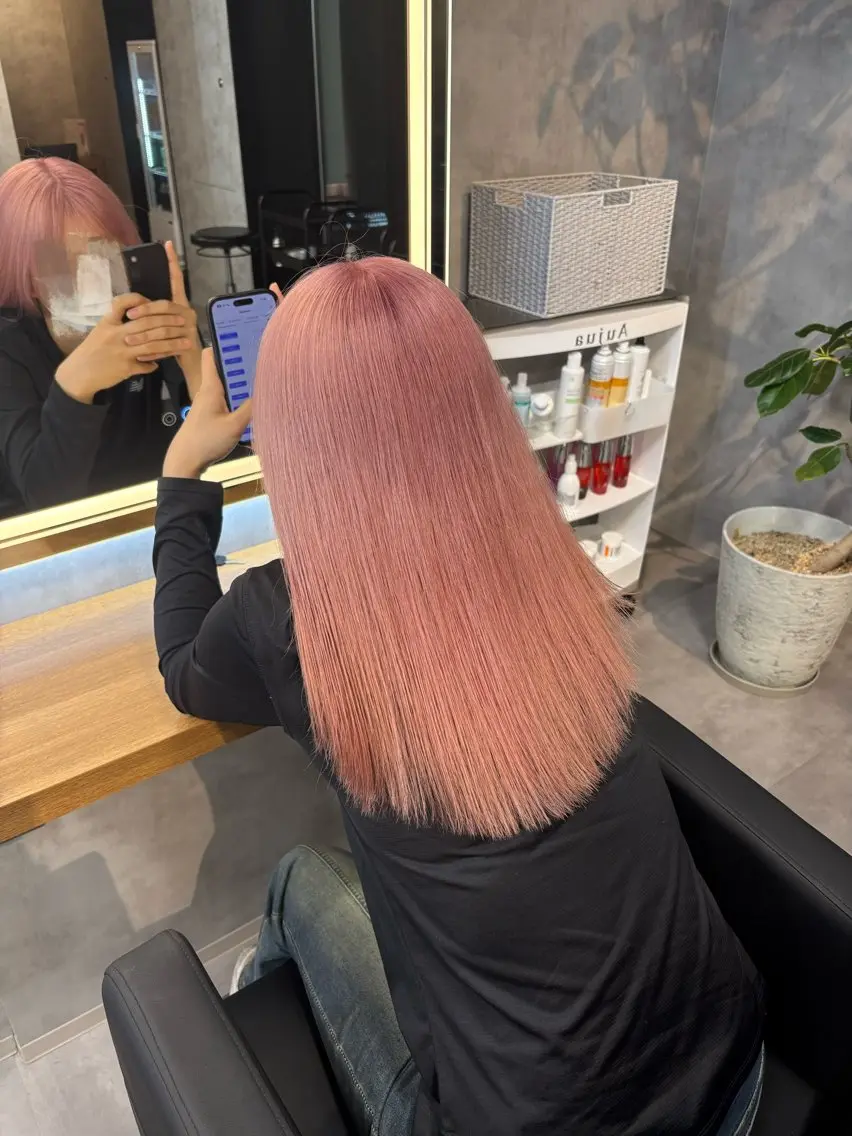 ロング カラー パーマ ヘアアレンジ ヘアカラー トリートメント ヘッドスパ ヘアセット 透明感ブリーチカラー 🌈TOMOHIROのヘアスタイル