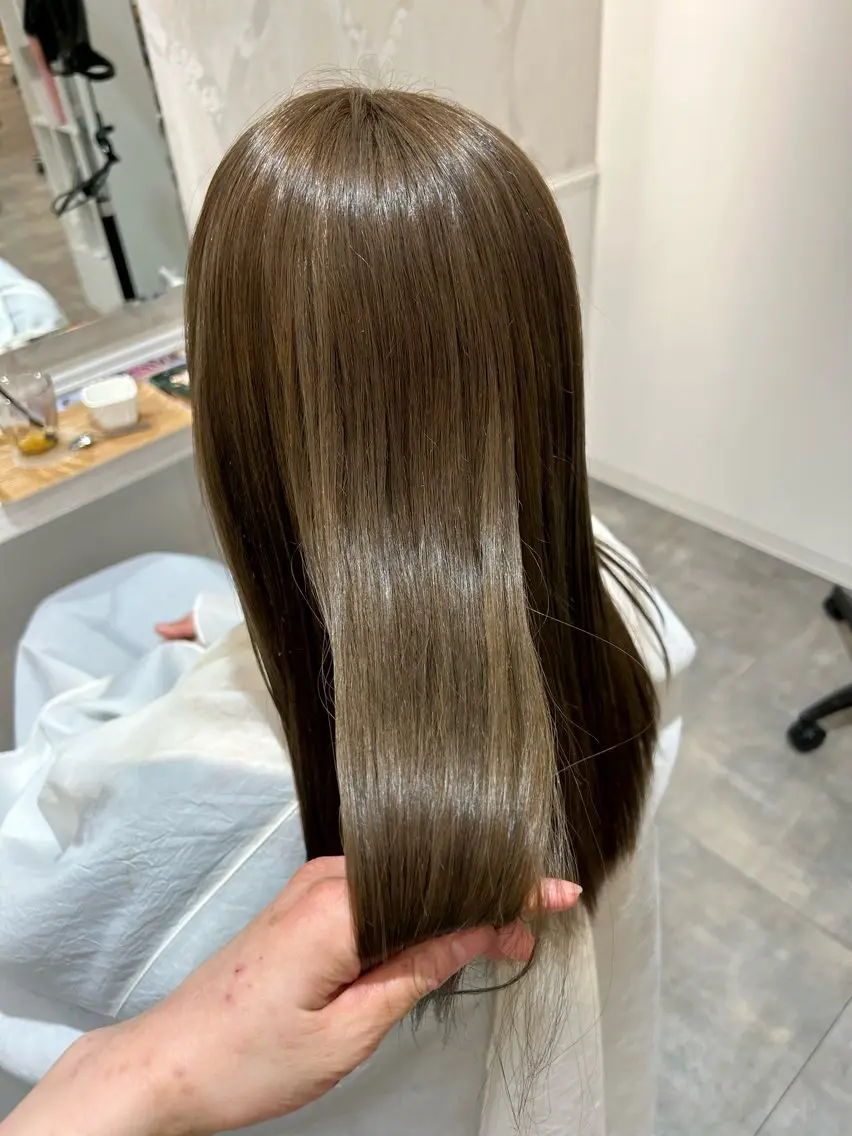 【カット+艶カラー+トリートメント】の写真