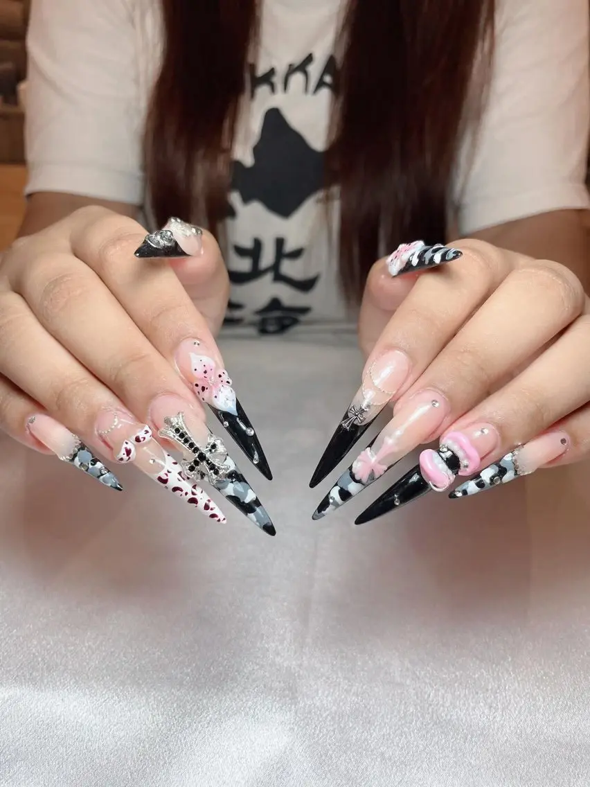 ネイル チークネイル 長さ出し フラッシュネイル ジェルネイル 韓国ネイル ハンドネイル Queen Nail Salonのネイルデザイン