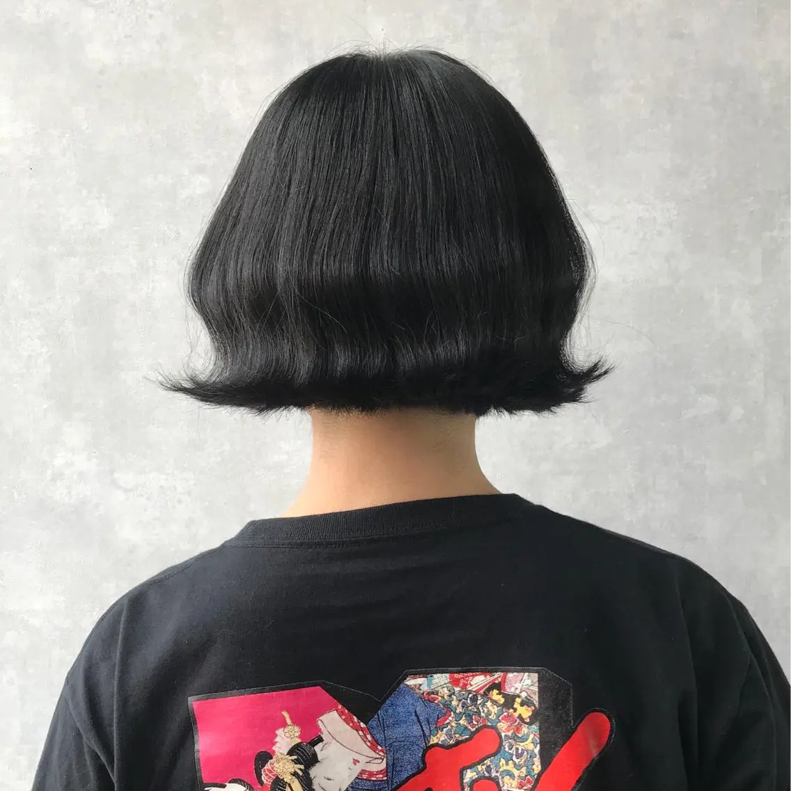 ショート カラー 黒髪 ブリーチ ブルーカラー ブルーブラック ブリーチなしカラー K-POP好き美容師 🇰🇷Kai.Yのヘアスタイル