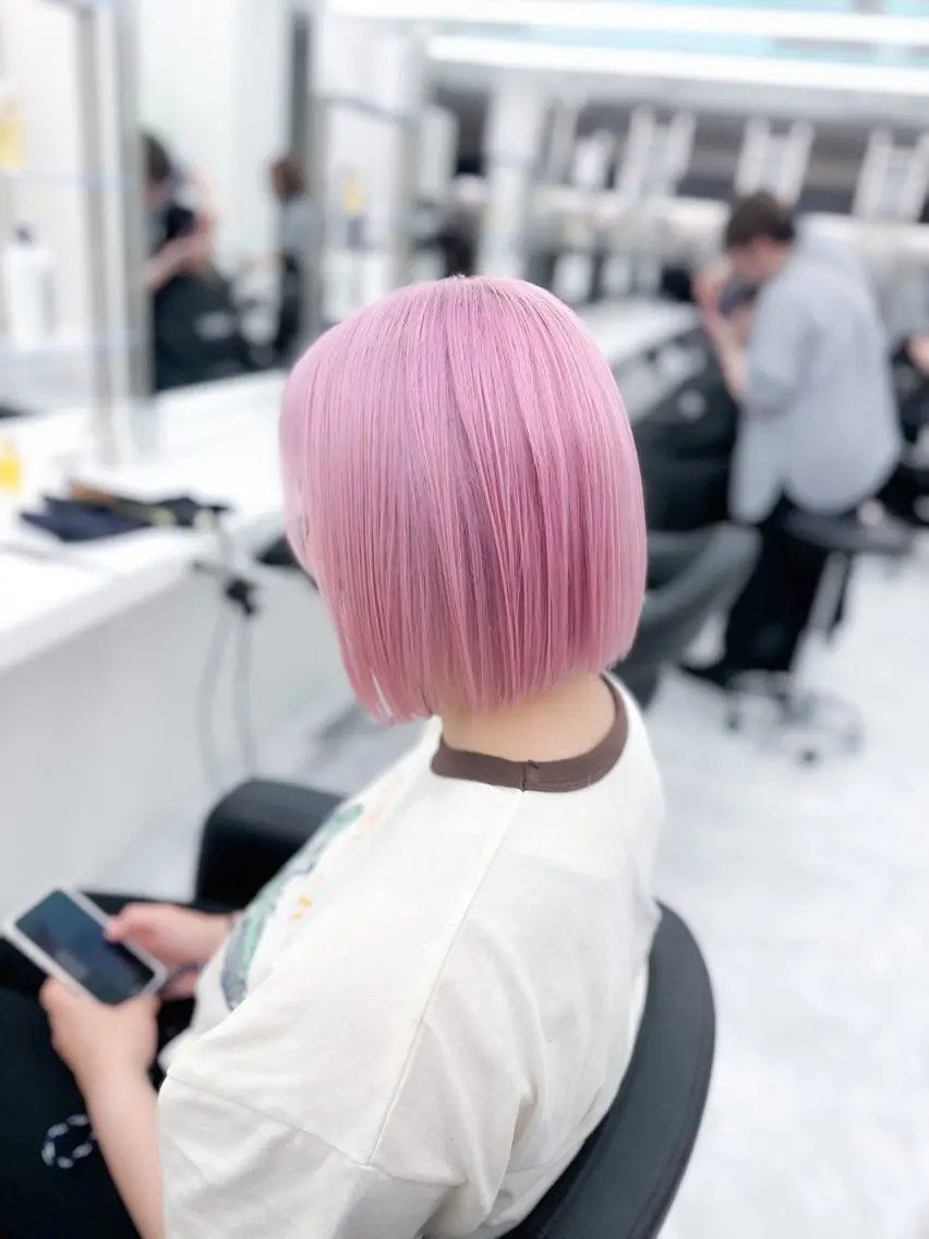 ショート カラー ダメージレスブリーチ ×美髪矯正【滝太】のヘアスタイル