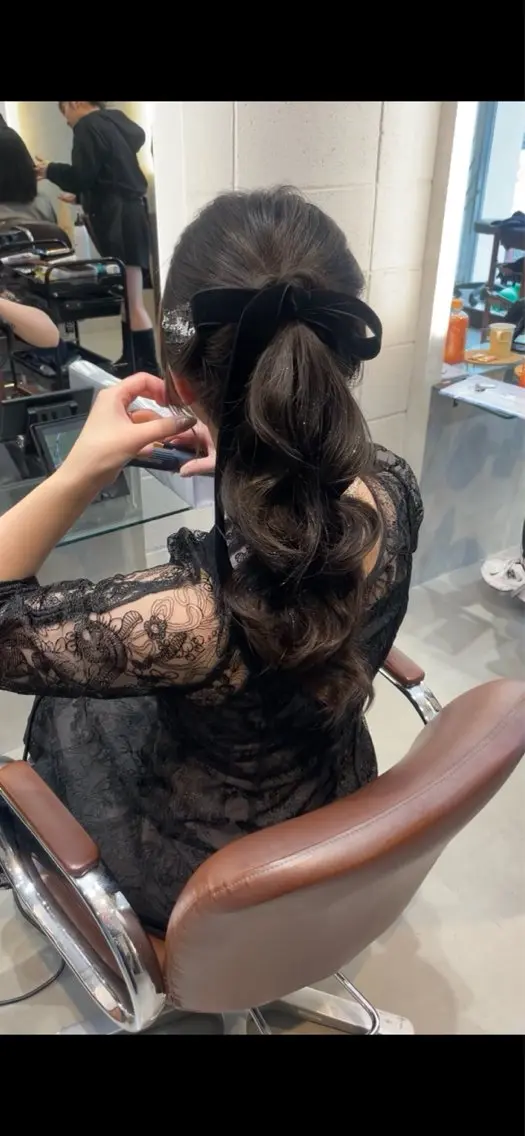 ヘアアレンジ🎀✨（金箔やラメスプレーはお店でご用意してあります◎）の写真