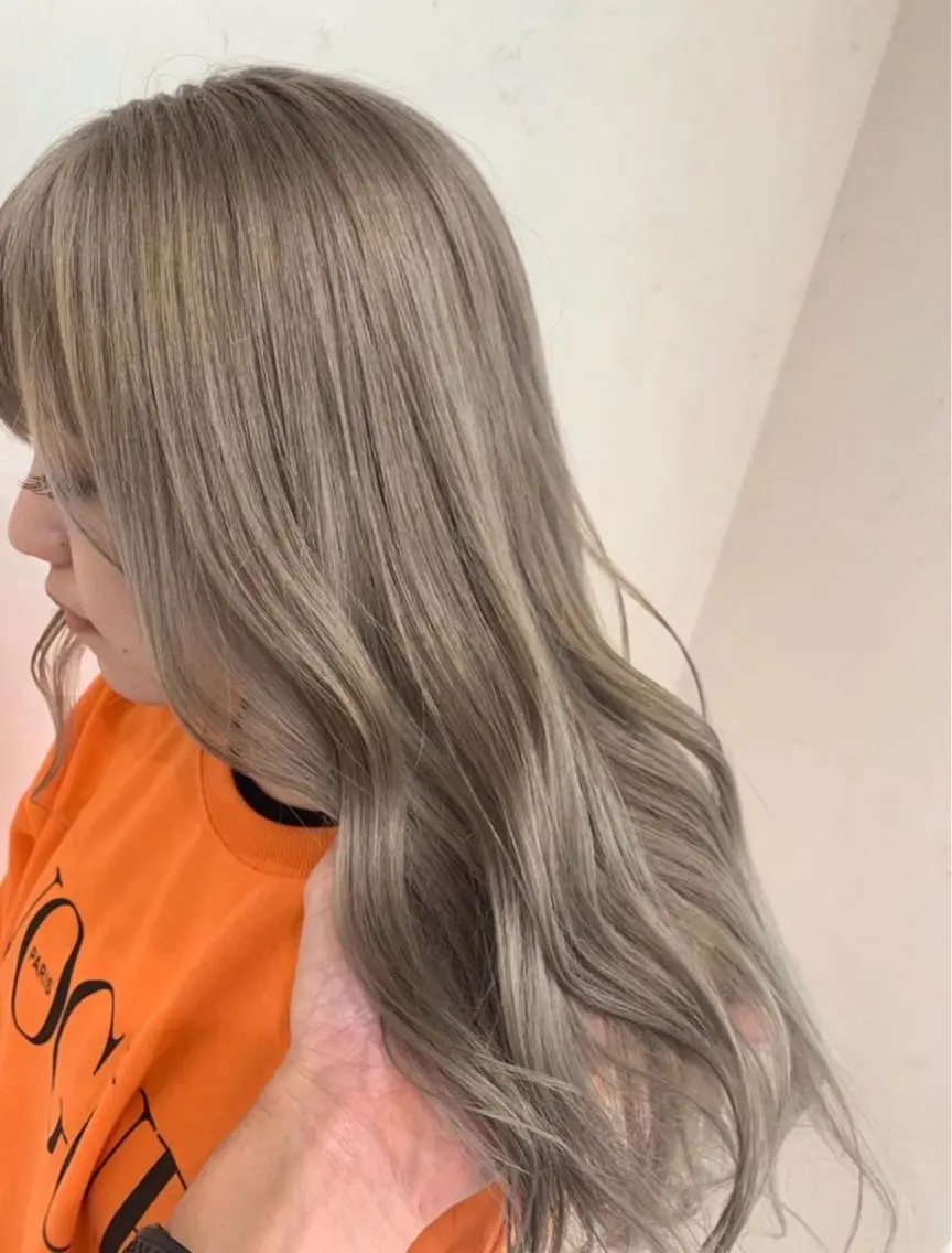 カラー 近藤 七海のヘアスタイル