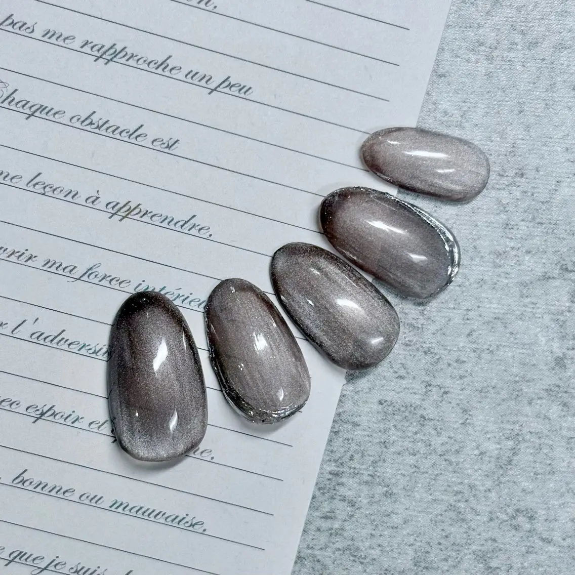 ネイル ジェルネイル オフィスネイル シンプルネイル ハンドネイル 一人ひとりに寄り添う 施術🌈IRiS🪽のネイルデザイン