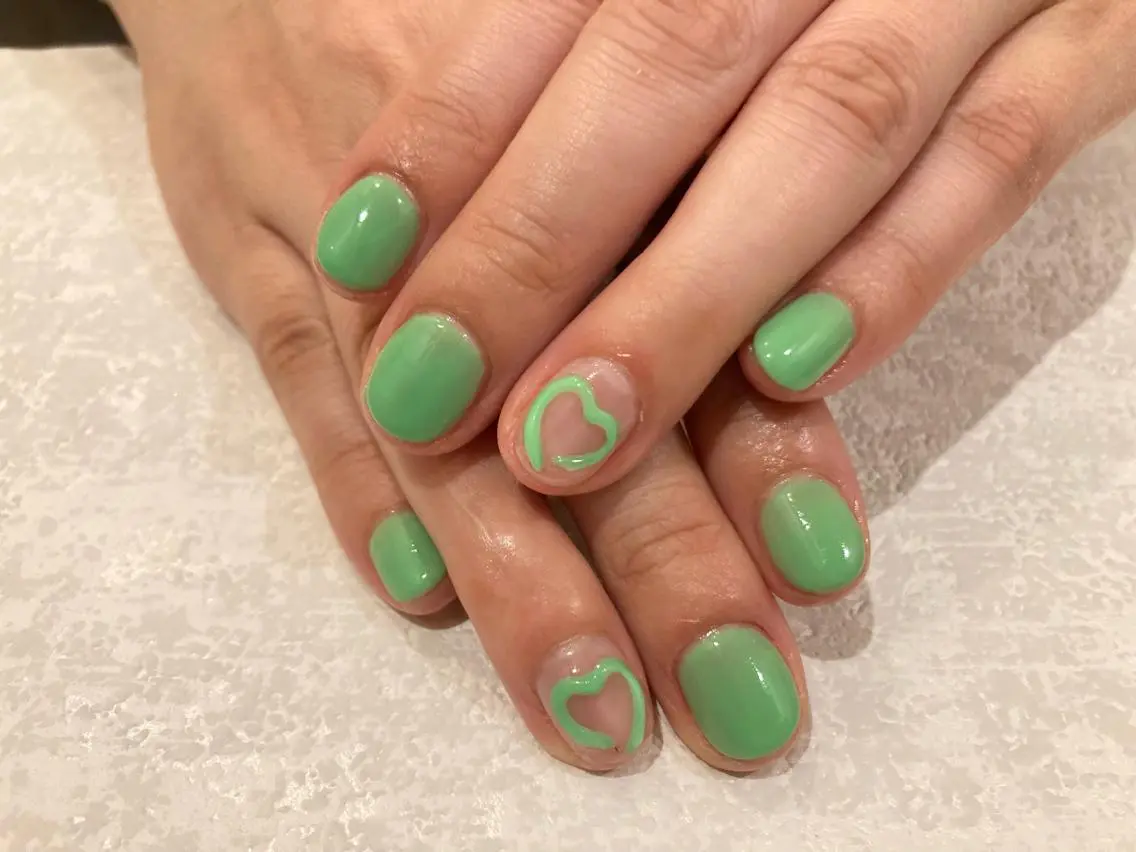 ネイル アートネイル クリアネイル ぷっくりネイル シンプルネイル Lisa’s Salonのネイルデザイン