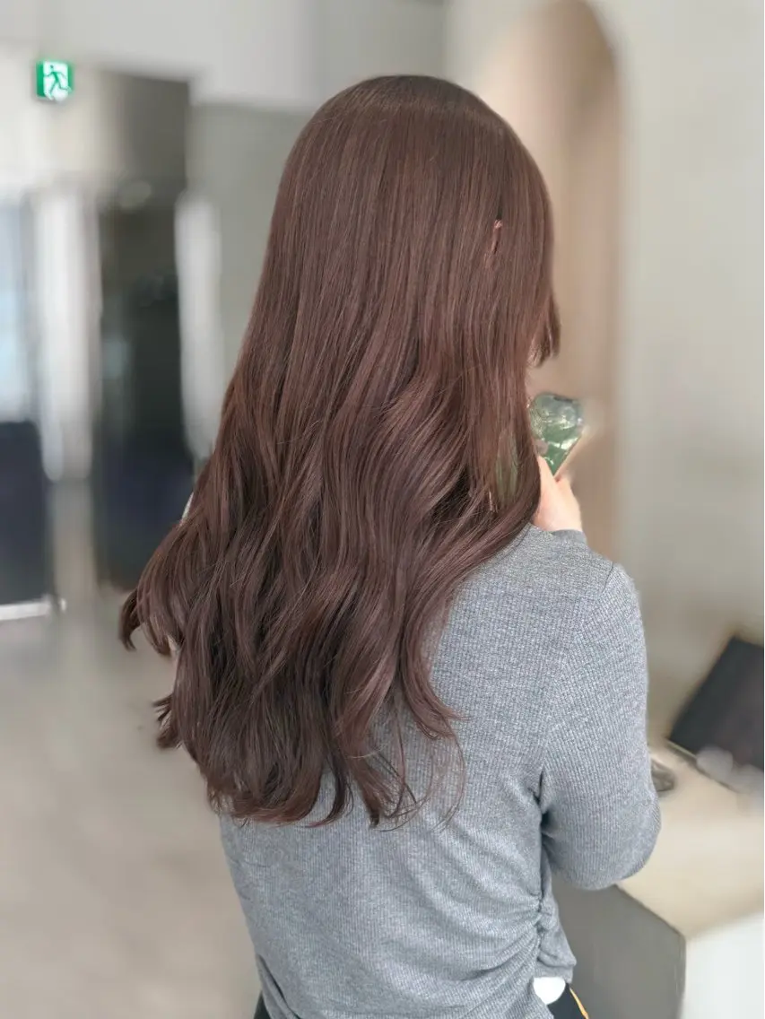 ロング カラー トリートメント ヘッドスパ ヘアセット ミオ💎ショート 透ける暗髪のヘアスタイル