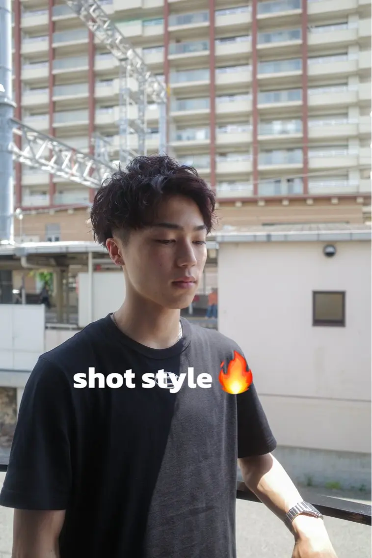 ショート カラー メンズ アップバング メンズハイライト マッシュ メンズパーマ メンズツイストパーマ 三野 光太郎のヘアスタイル