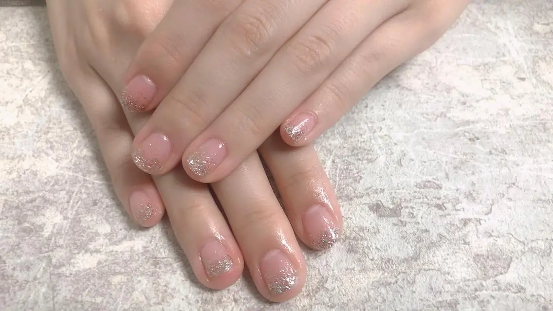 ネイル ラメ(グリッター) ラメグラデーション ハンドネイル mogunail &blowのネイルデザイン
