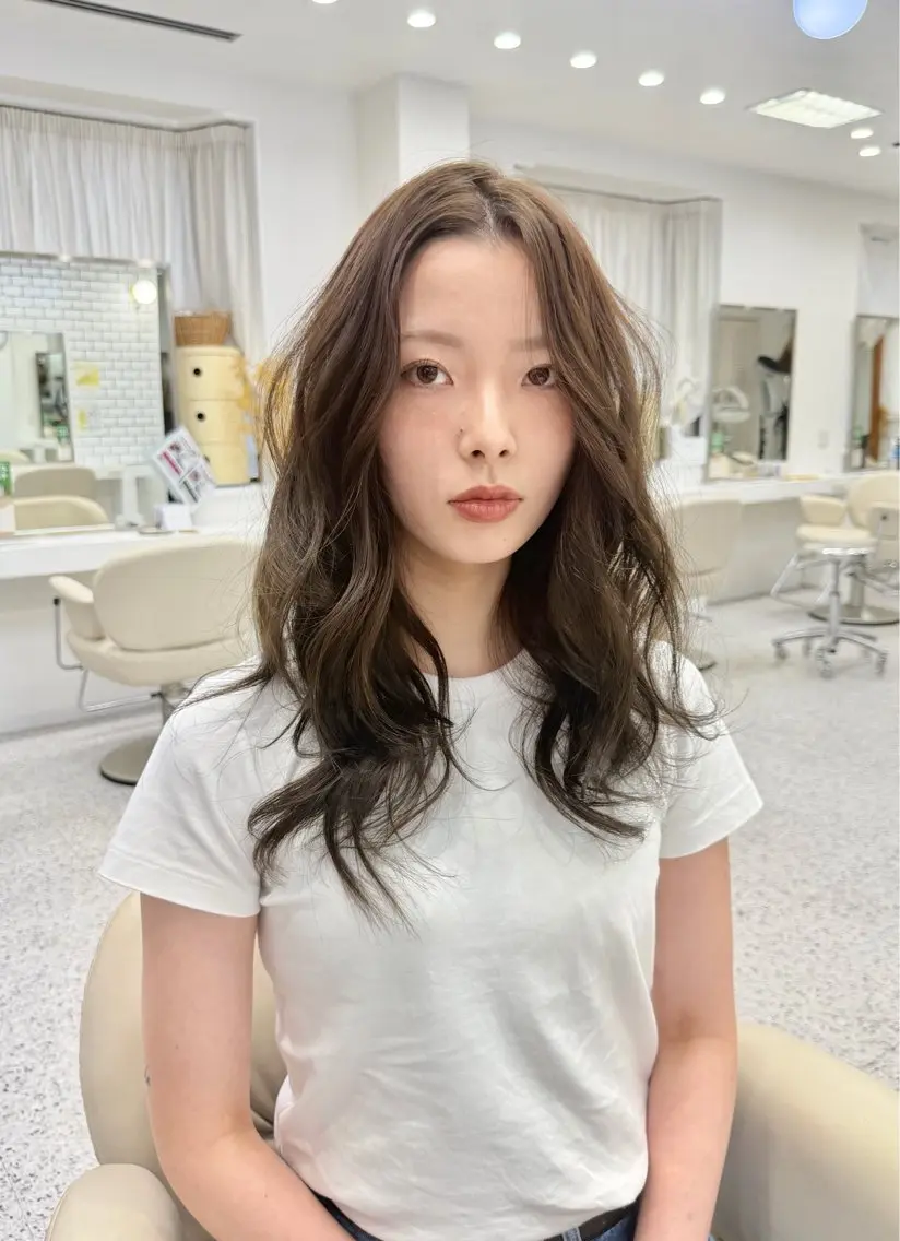 セミロング 髪質改善 トリートメント ヘアカラー LOMARLIE/ Karen🪐💫のヘアスタイル
