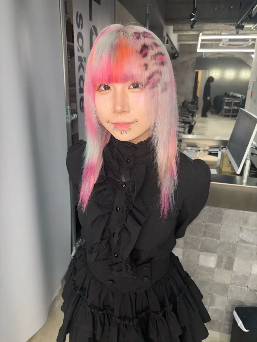 セミロング カラー ヘアカラー デザインカラー /rioのヘアスタイル