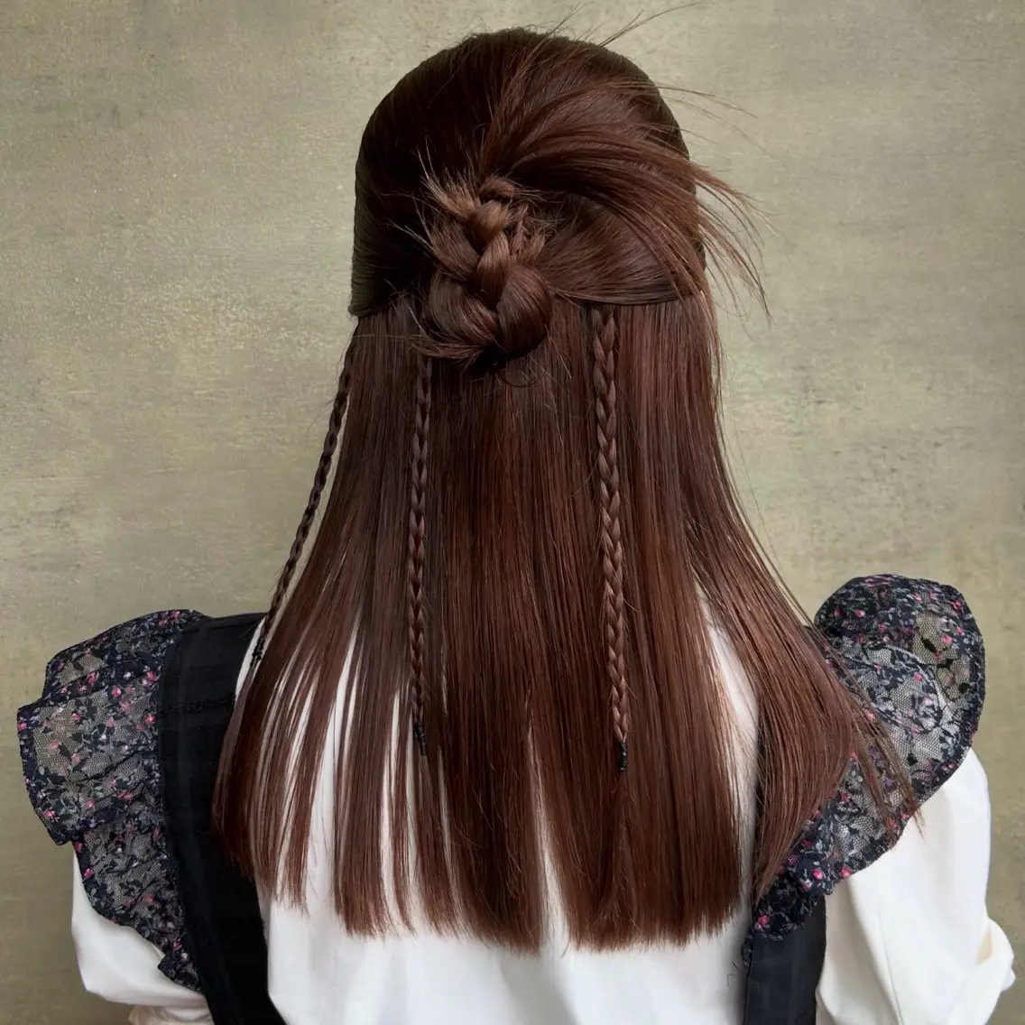 セミロング ヘアアレンジ ハーフアップ ヘアセット ニュアンスヘア🪡 nenekaのヘアスタイル