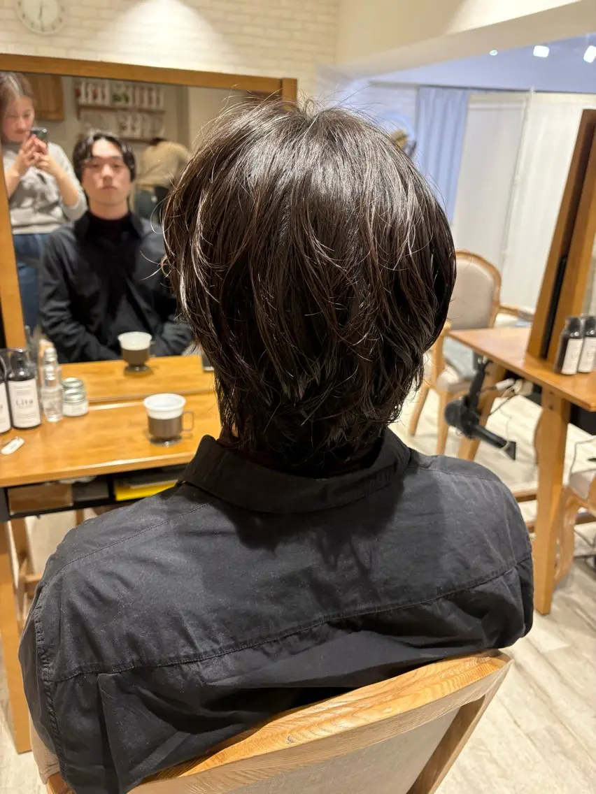 ショート パーマ メンズ メンズパーマ 卒業式のヘアスタイル 伸ばしかけ ニュアンスパーマ カット パーマ レイヤー/透明感 HIRARIのヘアスタイル