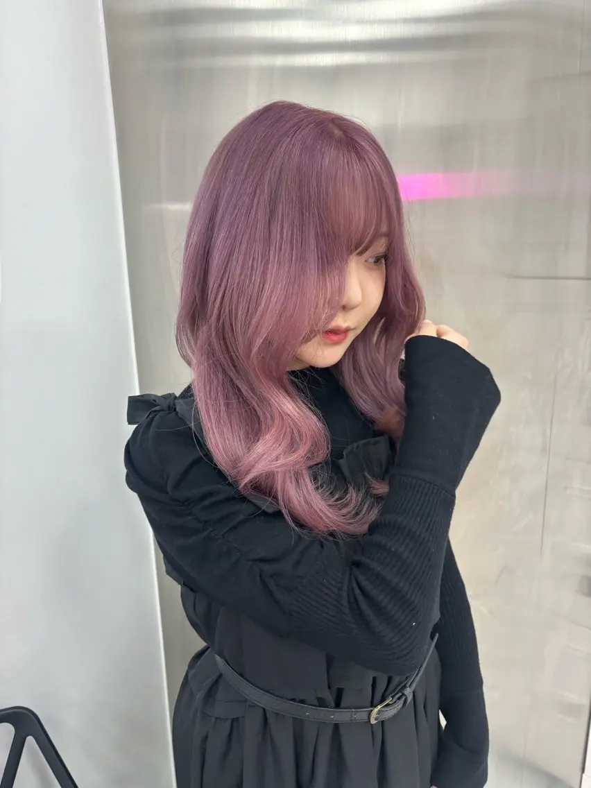 ロング カラー 抜け感レイヤー︴ ニュアンスカラーのヘアスタイル
