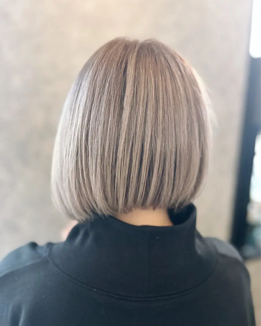 ショート ヘアカラー 立川ブリーチ ハイトーンのヘアスタイル