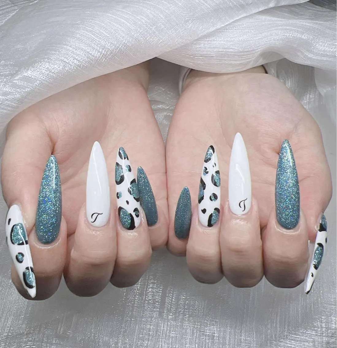 ネイル ハンドネイル Lee Nailsのネイルデザイン