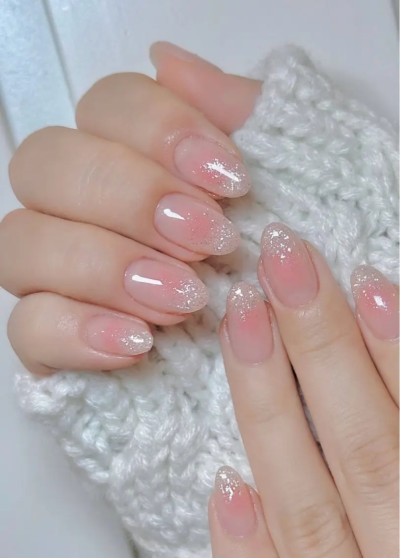 ネイル ジェルネイル ラメ(グリッター) オフィスネイル ピンク シルバー ハンドネイル ハンドケア NailSalon✨ Écrinエクランのネイルデザイン